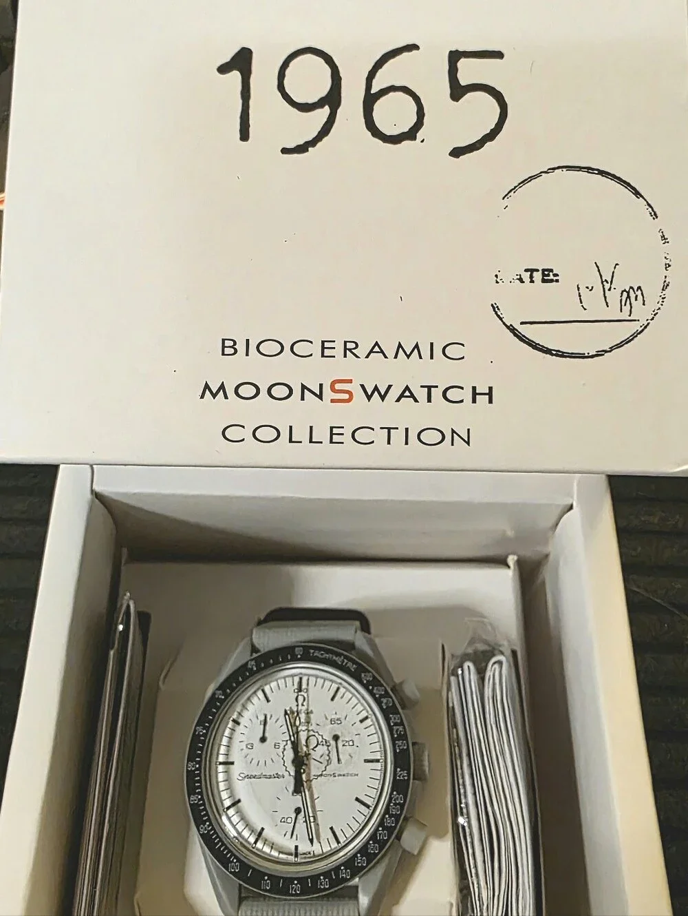 Bioceramic MoonSwatch 1965 (Reference: SO33M106)